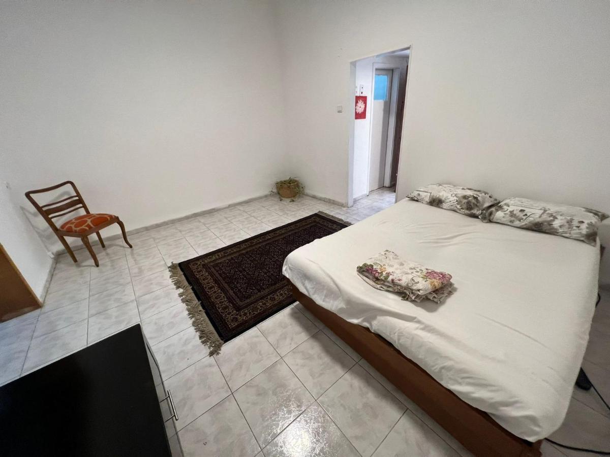 דירת סטודיו בכרמל הירוק Apartment Haifa Bagian luar foto