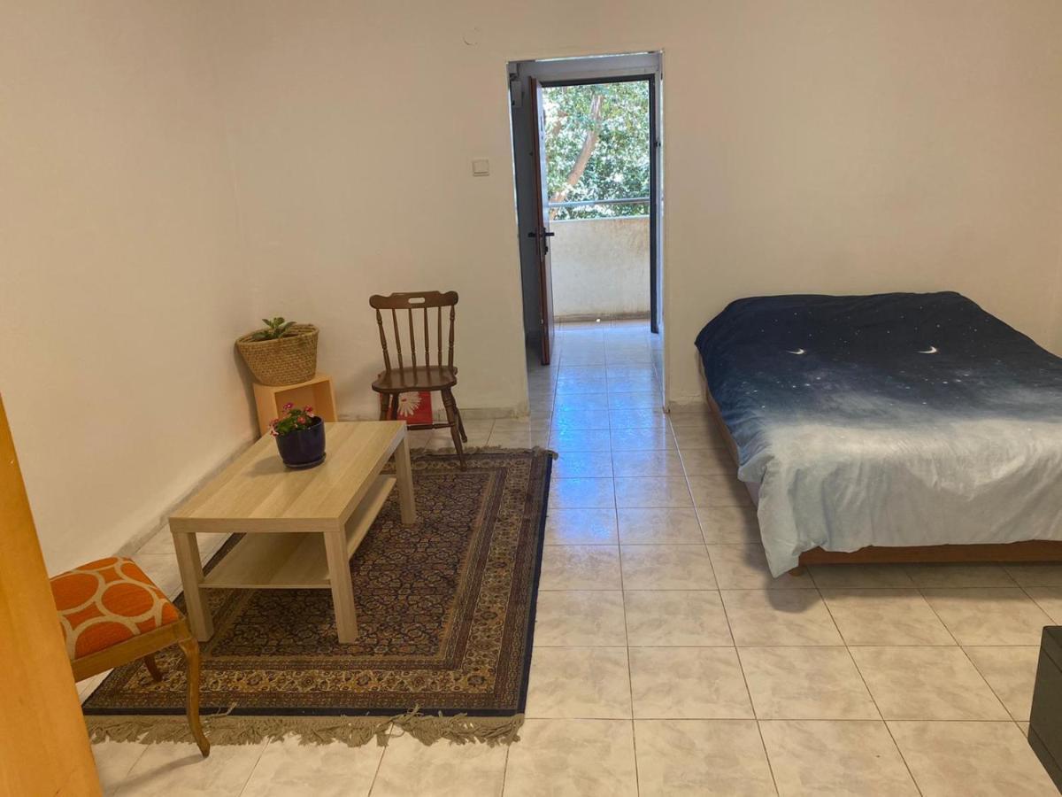 דירת סטודיו בכרמל הירוק Apartment Haifa Bagian luar foto