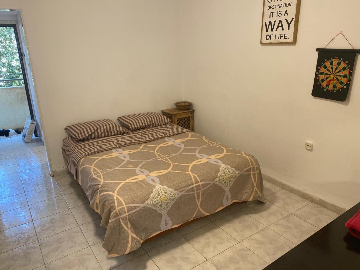 דירת סטודיו בכרמל הירוק Apartment Haifa Bagian luar foto